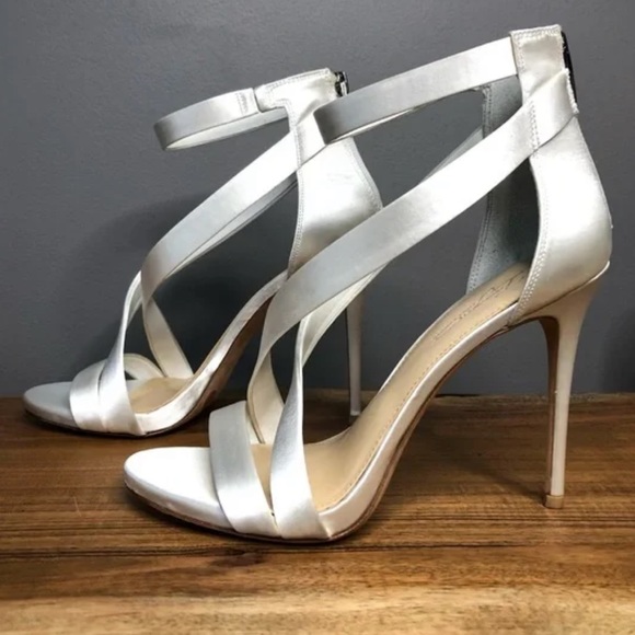 ❤️ Imagine Vince Camuto ❤️ Devin Satin Sandal - Picture 3 of 8